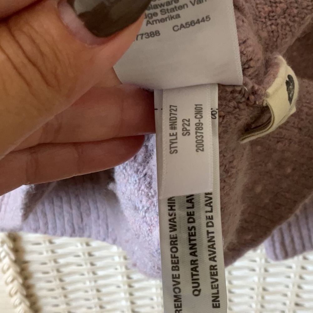 Madewell Embroidered Cross-Stitch Floral Sweater in Heather Lavender
Madewell - Picture 9 of 14